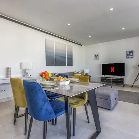 아파트 Vivi Homes - Deco Pool, Garden, Terrace & *