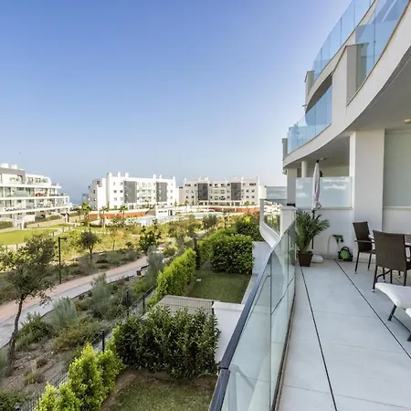 Vivi Homes - Deco Pool, Garden, Terrace & 아파트