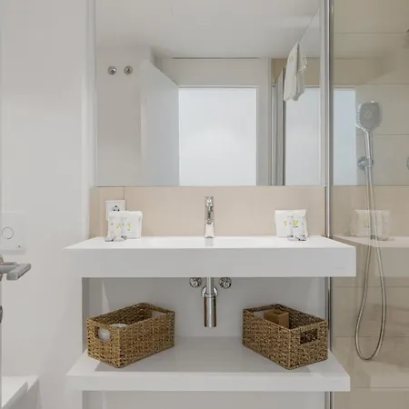 Vivi Homes - Deco Pool, Garden, Terrace & 아파트 *