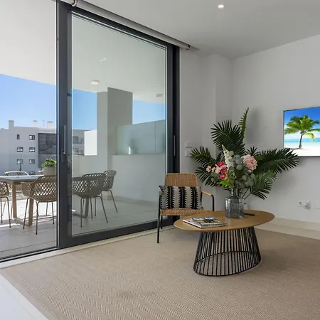 아파트 Vivi Homes - Deco Pool, Garden, Terrace & *