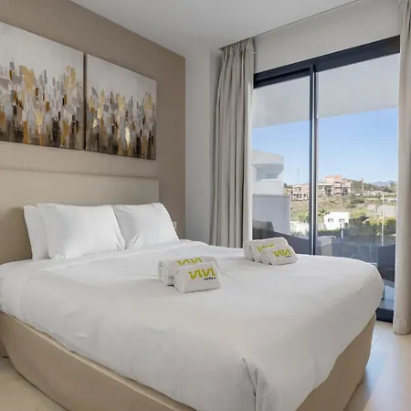 Vivi Homes - Deco Pool, Garden, Terrace & 아파트 푸엔히롤라