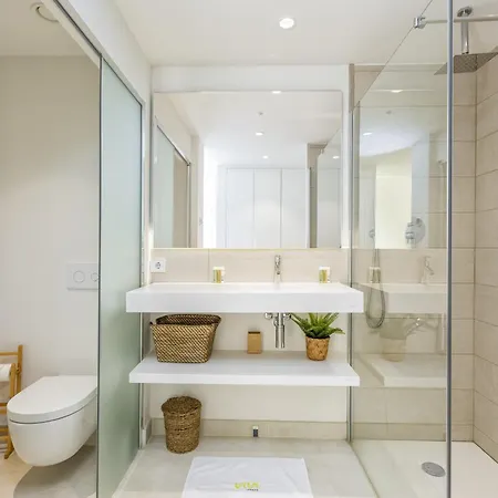 Vivi Homes - Deco Pool, Garden, Terrace & 아파트