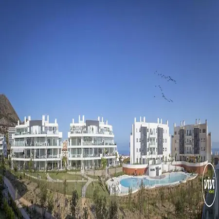 Vivi Homes - Deco Pool, Garden, Terrace & Appartement