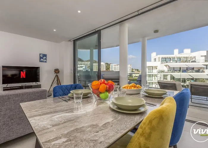 Vivi Homes - Deco Pool, Garden, Terrace & Appartement