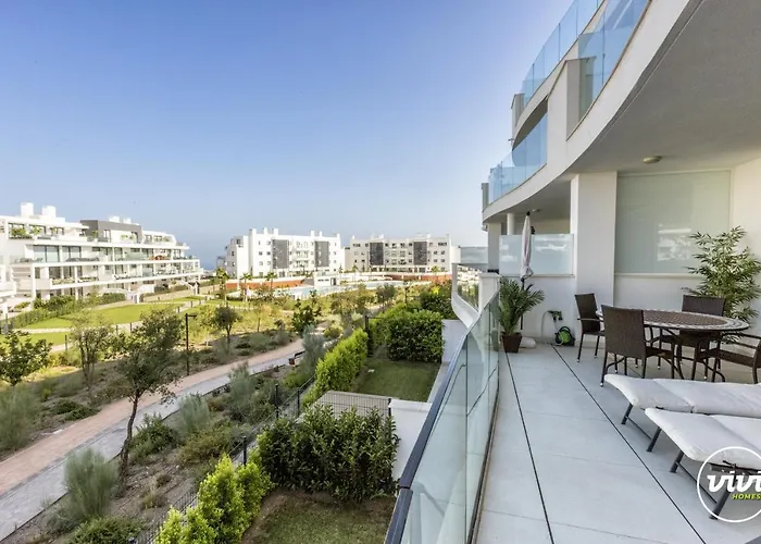 Vivi Homes - Deco Pool, Garden, Terrace & Appartement