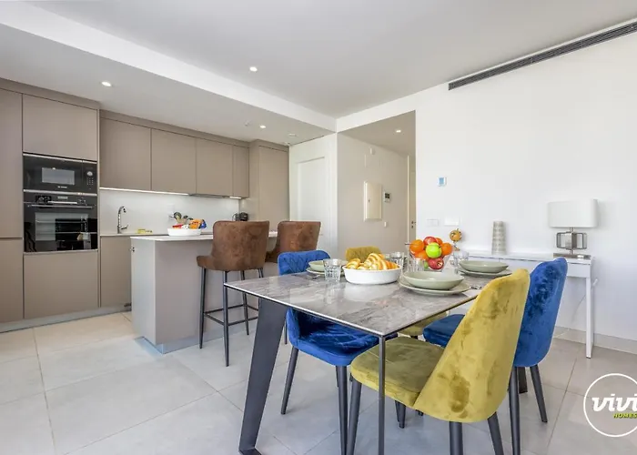 Vivi Homes - Deco Pool, Garden, Terrace & Appartement *