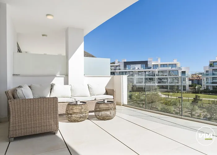 Vivi Homes - Deco Pool, Garden, Terrace & Appartement *