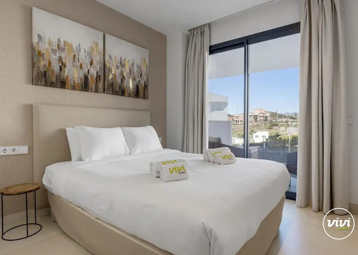 Vivi Homes - Deco Pool, Garden, Terrace & Appartement Fuengirola