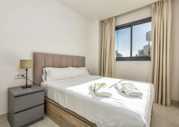 Vivi Homes - Deco Pool, Garden, Terrace & Fuengirola