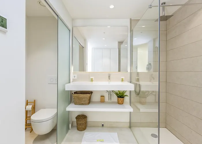 Vivi Homes - Deco Pool, Garden, Terrace & Appartement