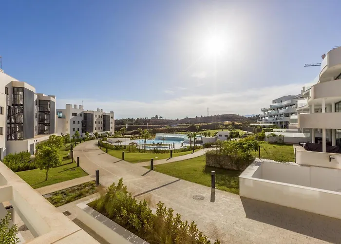 Vivi Homes - Deco Pool, Garden, Terrace & Appartement Fuengirola