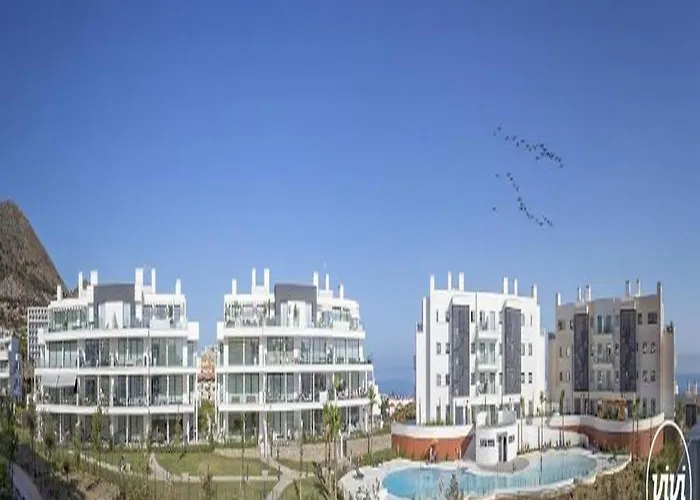 Vivi Homes - Deco Pool, Garden, Terrace & Appartement