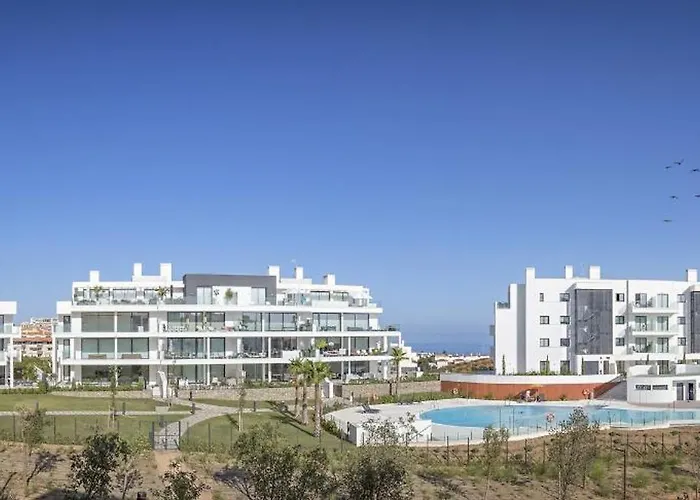 Vivi Homes - Deco Pool, Garden, Terrace & Appartement